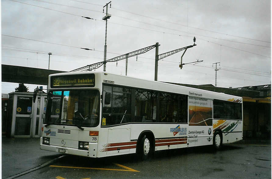 (083'004) - Knecht, Windisch - Nr. 78/AG 17'258 - Mercedes am 18. Februar 2006 beim Bahnhof Lenzburg