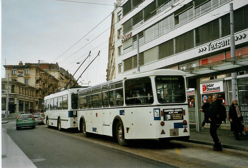 (083'632) - TL Lausanne - Nr. 973 - Rochat/Lauber Personenanhnger am 6. Mrz 2006 beim Bahnhof Lausanne