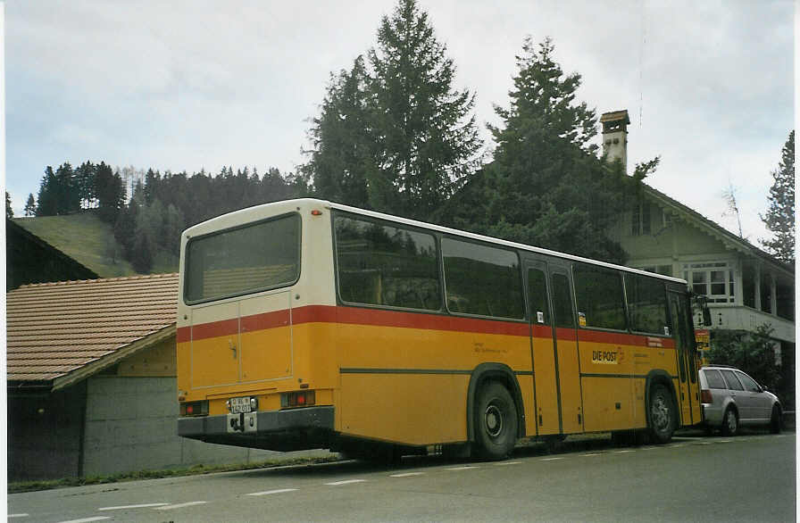 (084'102) - Moser, Teuffenthal - BE 142'017 - NAW/R&J (ex Burri, Teuffenthal) am 1. April 2006 in Teuffenthal, Post