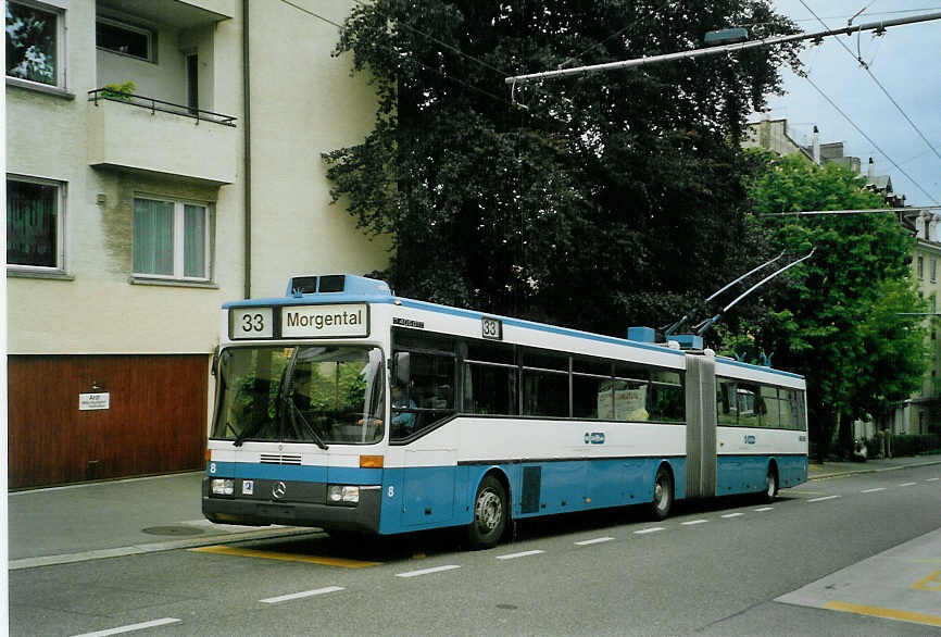 (085'618) - VBZ Zrich - Nr. 8 - Mercedes Gelenktrolleybus am 25. Mai 2006 in Zrich, Klusplatz