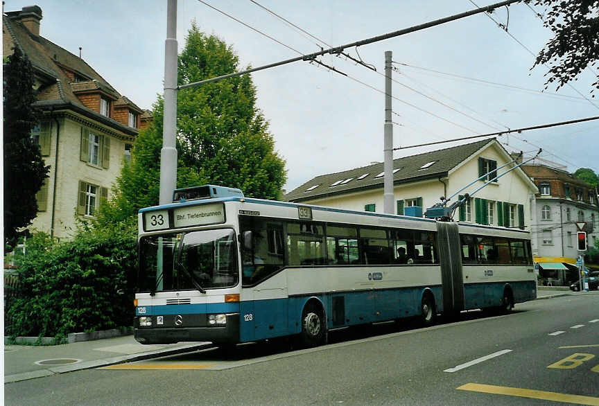 (085'622) - VBZ Zrich - Nr. 128 - Mercedes Gelenktrolleybus am 25. Mai 2006 in Zrich, Klusplatz