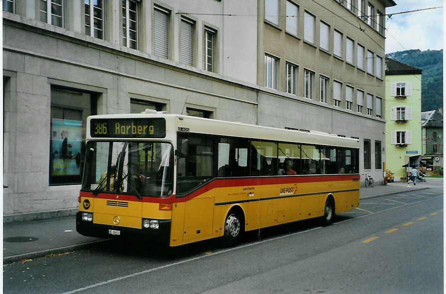 (089'037) - AVA Aarberg - Nr. 6/BE 26'613 - Mercedes am 19. August 2006 beim Bahnhof Biel