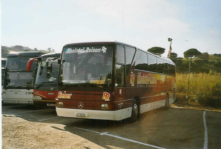 (090'030) - Aus der Schweiz: Sieber, Diepoldsau - Nr. 1/SG 32'077 - Mercedes am 7. Oktober 2006 in Calella, Parkplatz