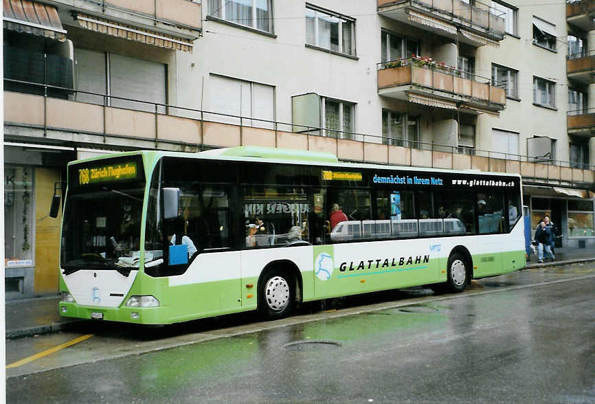 (090'628) - Frhlich, Zrich - Nr. 613/ZH 634'613 - Mercedes am 11. November 2006 beim Bahnhof Zrich-Oerlikon