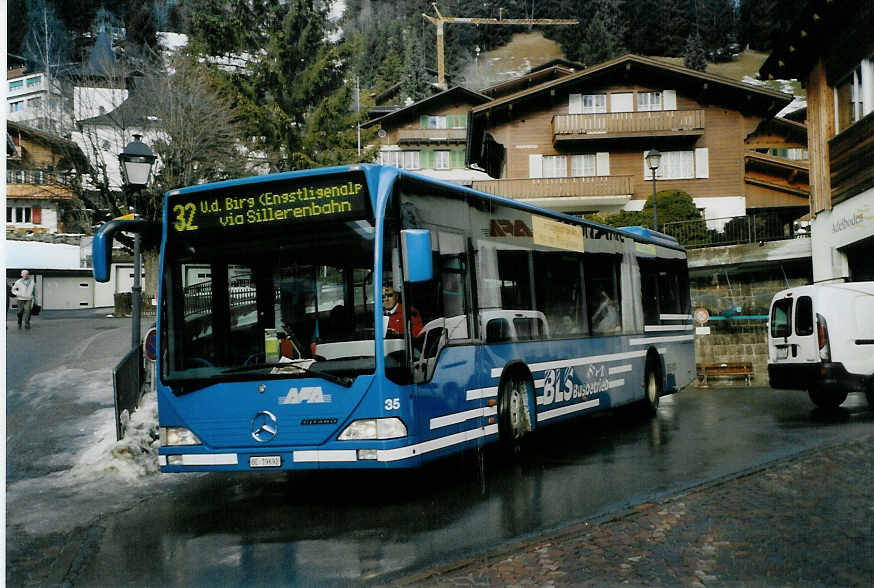 (091'532) - AFA Adelboden - Nr. 35/BE 19'692 - Mercedes (ex Nr. 1) am 7. Januar 2007 beim Autobahnhof Adelboden