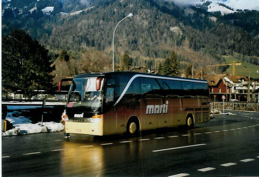 (091'537) - Marti, Kallnach - Nr. 9/BE 572'209 - Setra am 7. Januar 2007 beim Bahnhof Frutigen