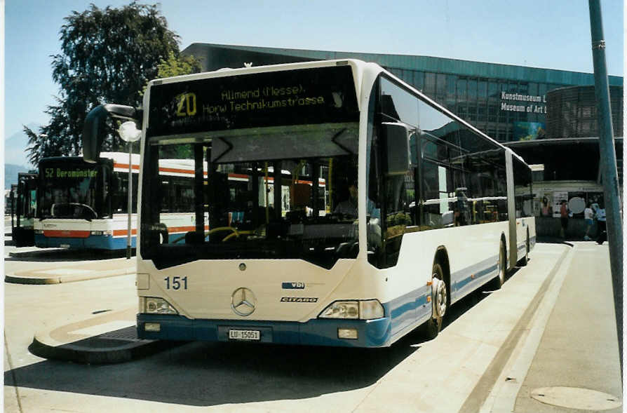 (096'201) - VBL Luzern - Nr. 151/LU 15'051 - Mercedes am 15. Juli 2007 beim Bahnhof Luzern