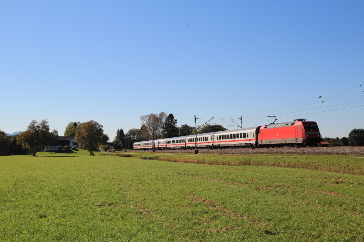 101 025-5 am 9. Oktober 2014 bei �bersee am Chiemsee.