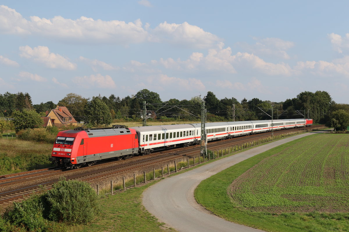 101 069 mit einem IC am 31. August 2019 bei Langwedel.