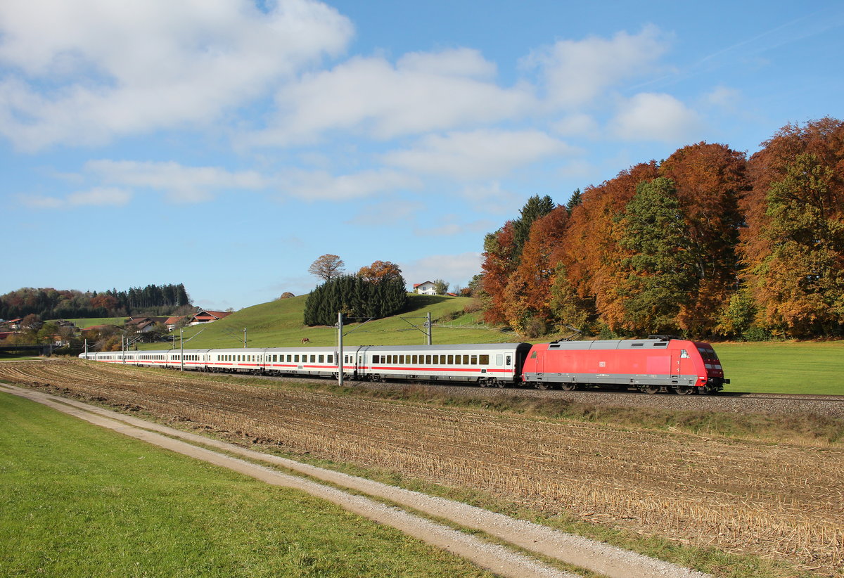 101 106-3 am 31. Oktober 2016 aus M�nchen kommend kurz vor Traunstein.