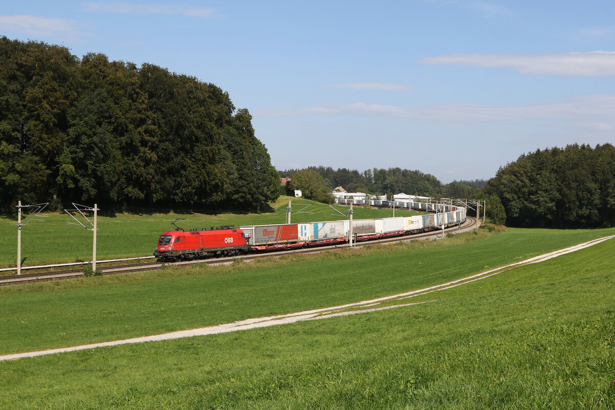 1016 017 war mit dem  EKOL-KLV  am 18. September 2024 bei Axdorf in Richtung M�nchen unterwegs.