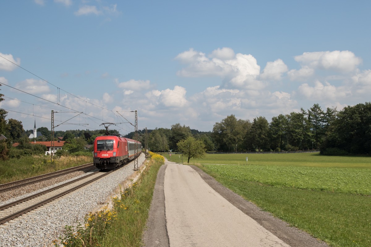1016 043 am 18. August 2015 bei Baierbach am Simssee.