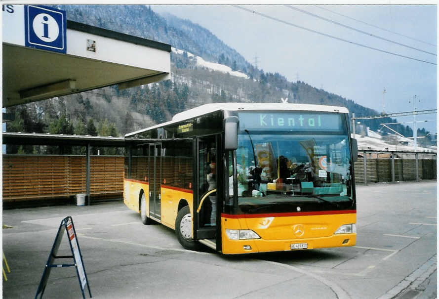 (101'921) - Portenier, Adelboden - Nr. 10/BE 489'810 - Mercedes am 16. Dezember 2007 beim Bahnhof Reichenbach