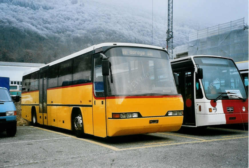 (102'028) - Mutti, San Bernardino - Neoplan (ex P 25'129) am 22. Dezember 2007 in Biel, Rattinbus