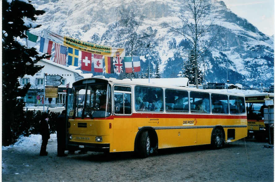 (102'836) - AVG Meiringen - BE 607'481 - Saurer/R&J (ex PostAuto Berner Oberland; ex P 24'357) am 2. Januar 2008 beim Bahnhof Grindelwald