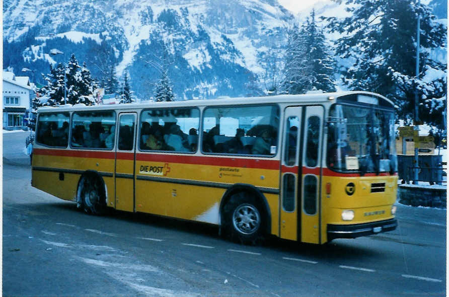 (102'901) - AVG Meiringen - BE 607'481 - Saurer/R&J (ex PostAuto Berner Oberland; ex P 24'357) am 2. Januar 2008 beim Bahnhof Grindelwald