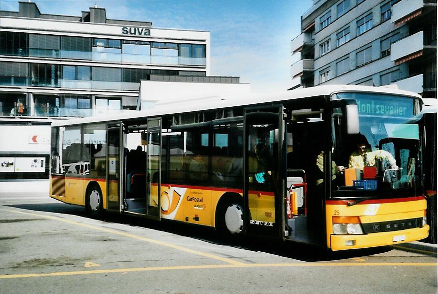 (104'508) - CarPostal Ouest - Nr. 25/JU 31'114 - Setra (ex P 25'660) am 20. Februar 2008 beim Bahnhof Delmont