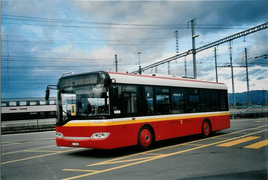 (104'906) - Landolt, Pfffikon - SZ 29'222 - Solaris am 1. Mrz 2008 beim Bahnhof Pfffikon