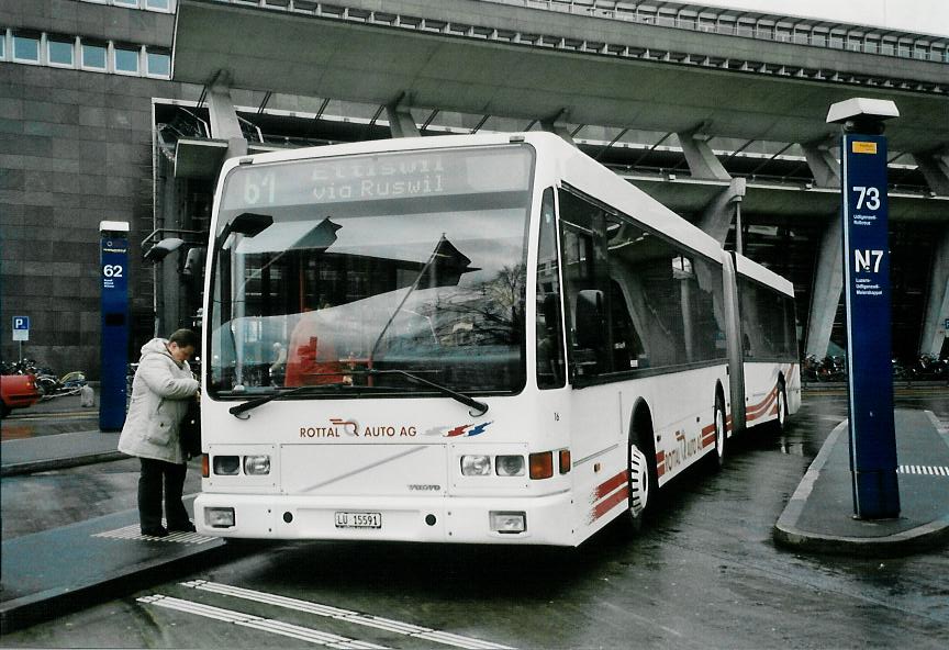 (106'524) - ARAG Ruswil - Nr. 16/LU 15'591 - Volvo/Berkhof am 15. April 2008 beim Bahnhof Luzern