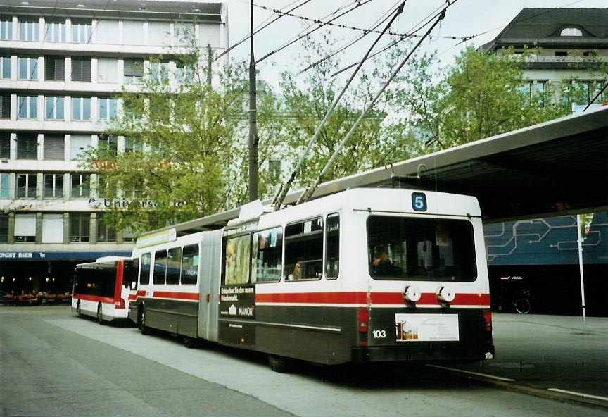 (107'511) - VBSG St. Gallen - Nr. 103 - Saurer/Hess Gelenktrolleybus am 24. Mai 2008 beim Bahnhof St. Gallen