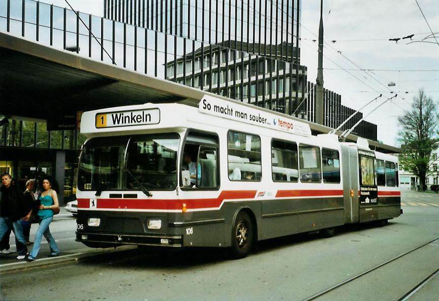 (107'521) - VBSG St. Gallen - Nr. 106 - Saurer/Hess Gelenktrolleybus am 24. Mai 2008 beim Bahnhof St. Gallen