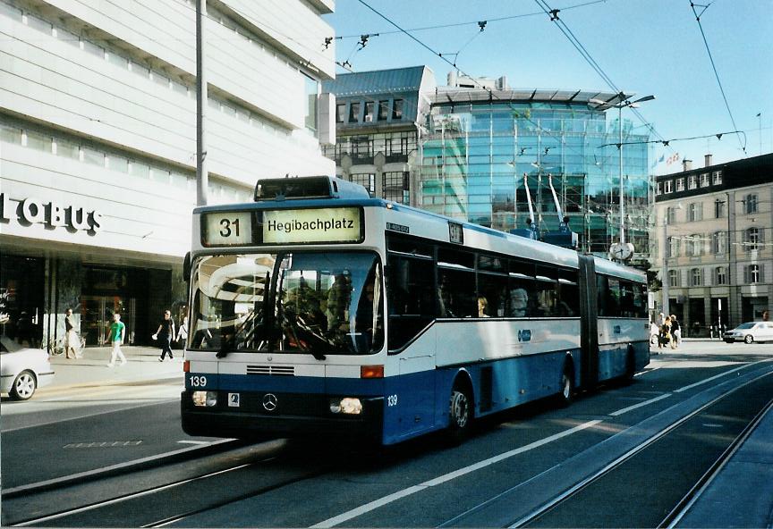 (109'422) - VBZ Zrich - Nr. 139 - Mercedes Gelenktrolleybus am 16. Juli 2008 in Zrich, Lwenplatz