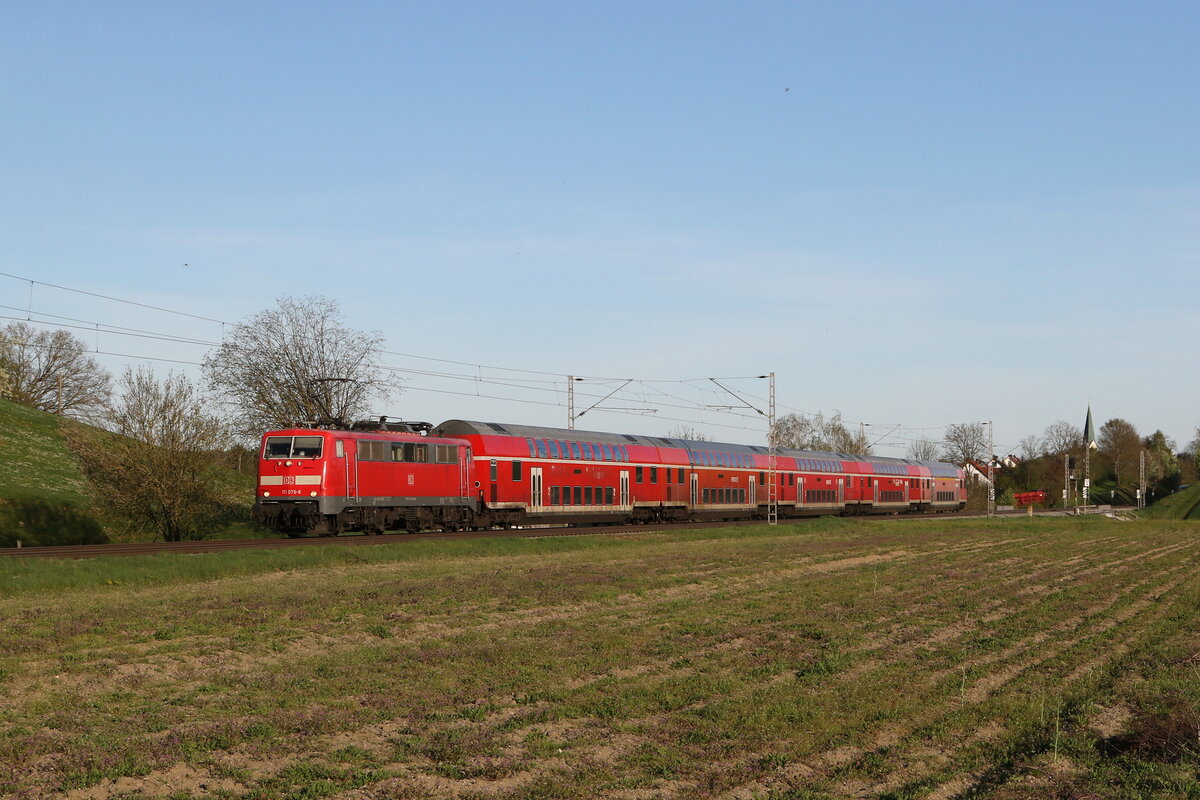 111 076 aus M�nchen kommend am 6. April 2024 bei Fahlenbach.