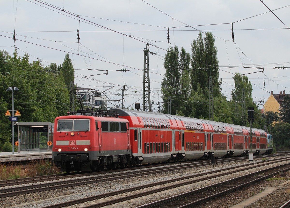 111 204-4 durchf�hrt soeben mit einem Regionalzug den Haltepunkt  Heimeranplatz . aufgenommen am 26. August 2013.