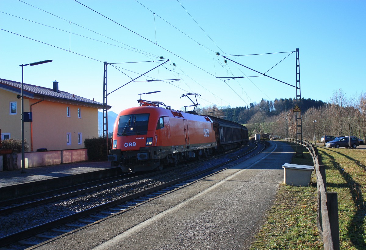 1116 036 durchf�hrt am 14. Dezember 2013 den Bahnhof von Bergen.