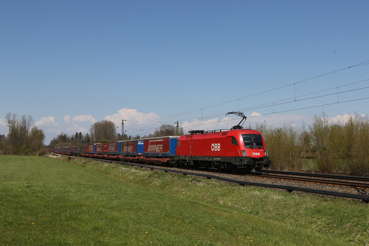 1116 104 mit einem  KLV  aus M�nchen kommend am 21. April 2021 bei Brannenburg im Inntal.