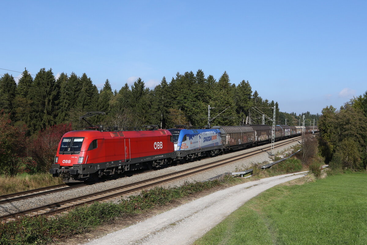 1116 146 & 1116 159  Sparda-Bank  waren am 18. Oktober 2021 bei Grabenst�tt in Chiemgau in Richtung Rosenheim unterwegs.