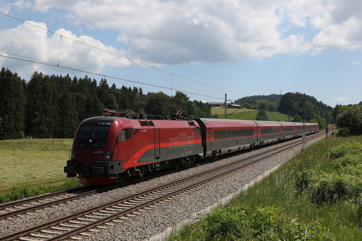 1116 156 aus Salzburg kommend am 2. Juni 2020 bei Grabenst�tt.