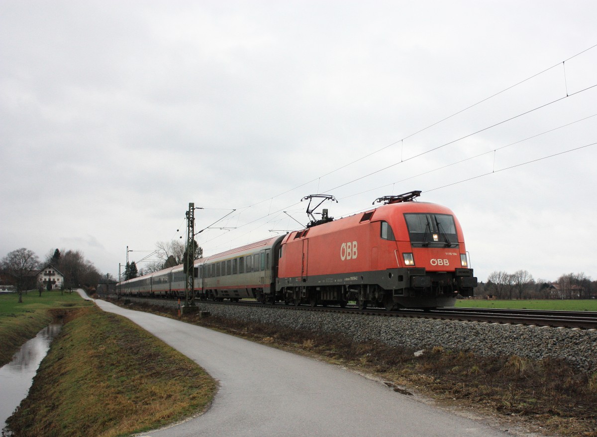 1116 194-2 auf dem Weg nach Salzburg am 2. Februar 2013 bei �bersee.