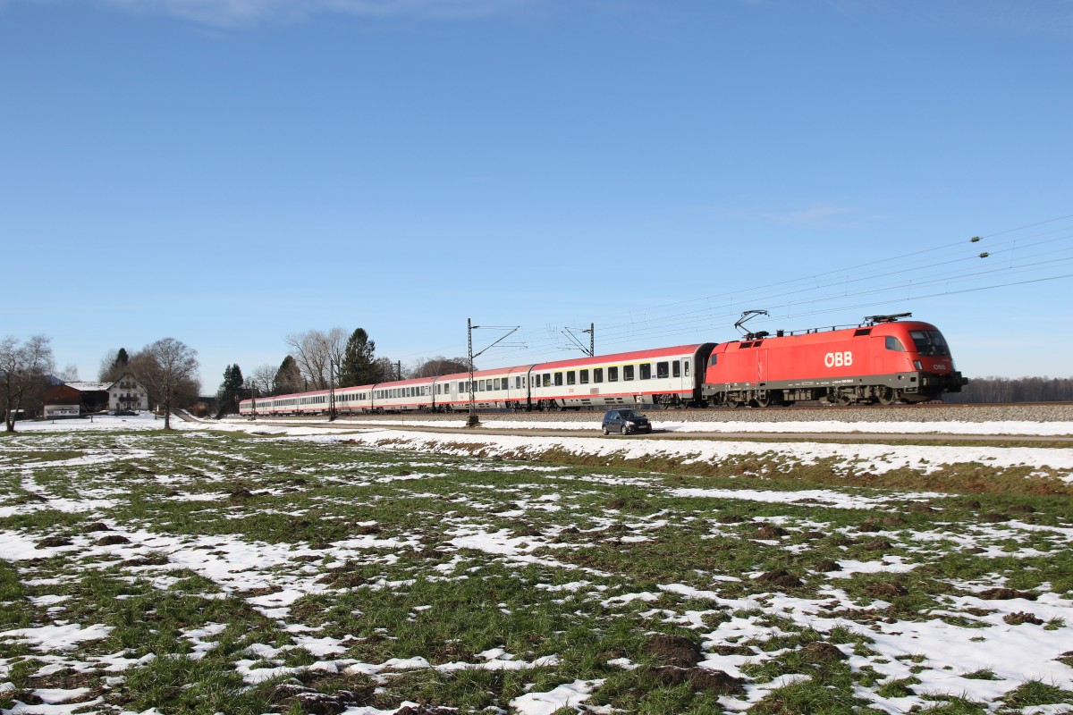 1116 198-3 war am 6. Januar 2015 bei �bersee in Richtung Salzburg unterwegs.