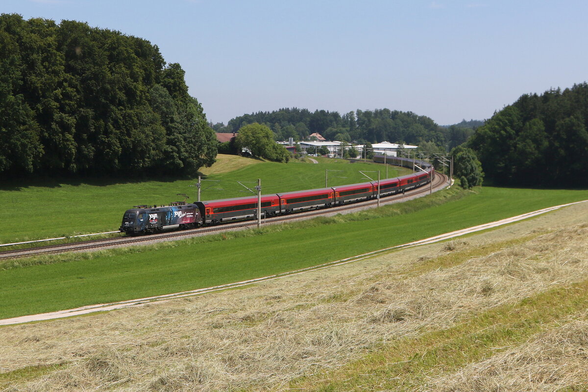 1116 208  JOYN  aus Salzburg kommend am 13. Juni 2025 bei Axdorf im Chiemgau.
