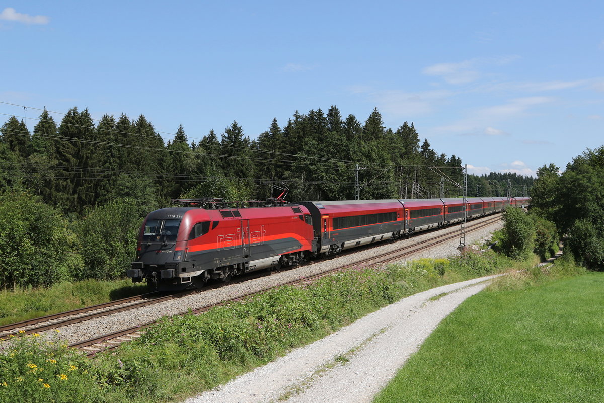 1116 214 aus Salzburg kommend am 6. August 2020 bei Grabenst�tt.