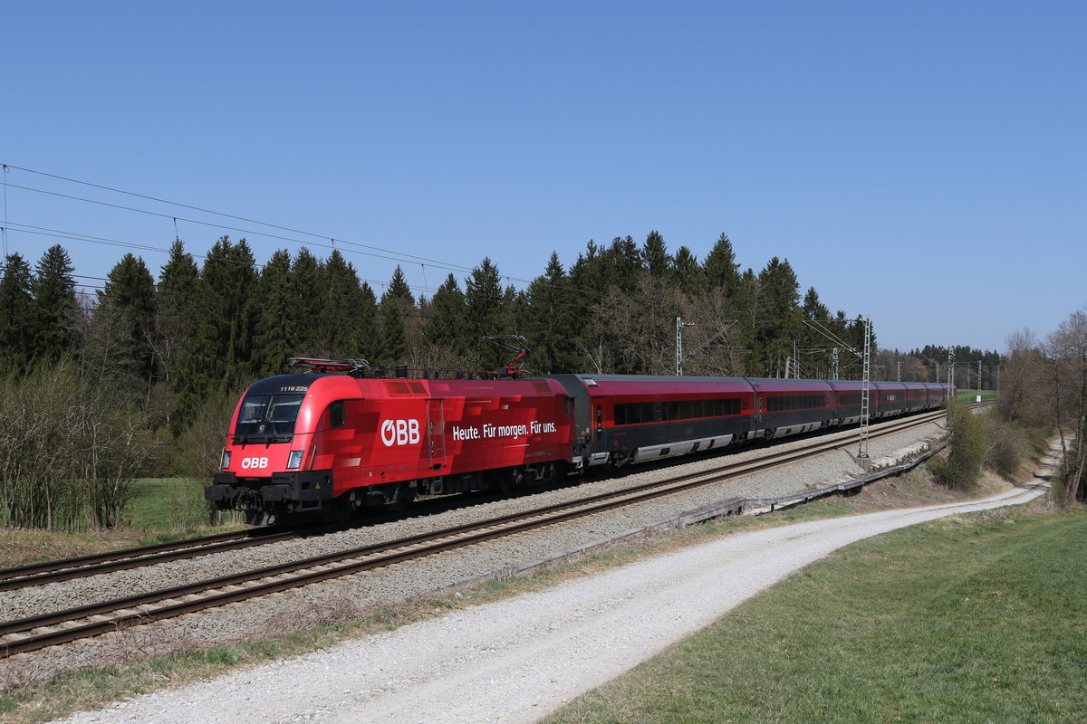 1116 225 aus Salzburg kommend am 8. April 2020 bei Grabenst�tt im Chiemgau.