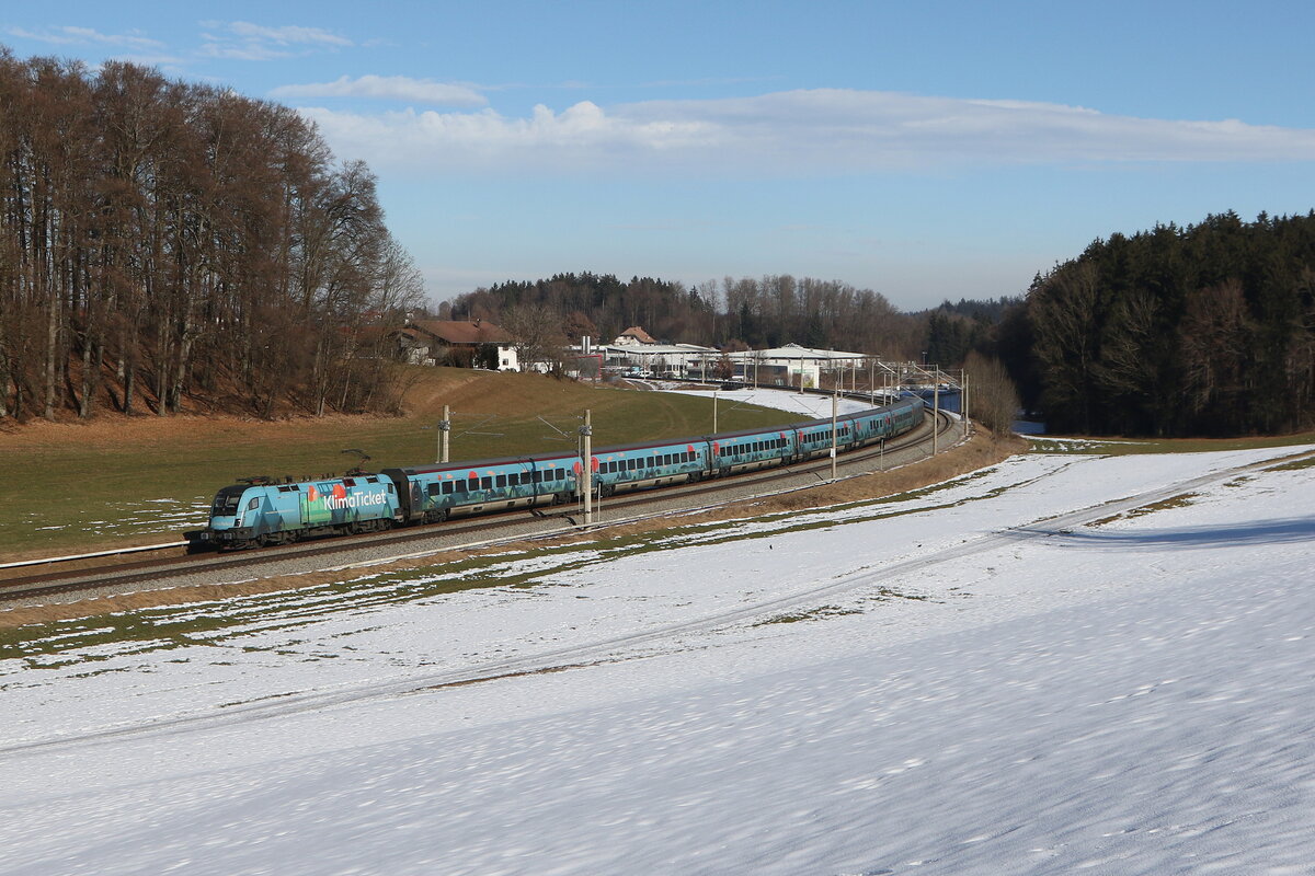 1116 244  Klima-Ticket  aus Salzburg kommend am 3. Februar 2026 bei Axdorf im Chiemgau.