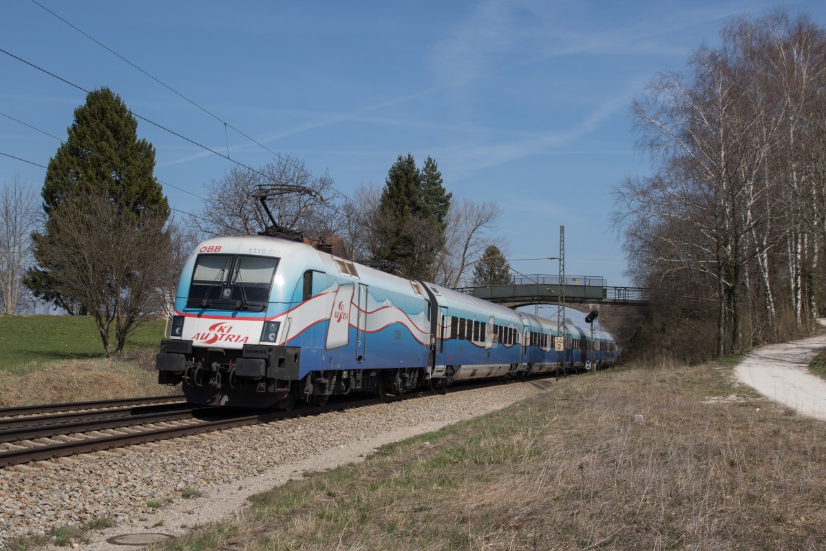 1116 251-0 schiebend am  Ski Austria Railjet  am 10. April 2015 bei �bersee am Chiemsee.