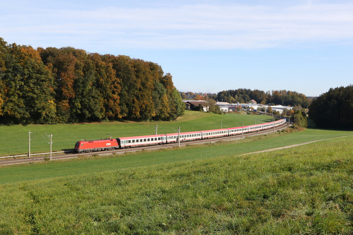 1116 252 war am 12. Oktober 2024 mit einem  EC  bei Axdorf auf dem Weg nach M�nchen.