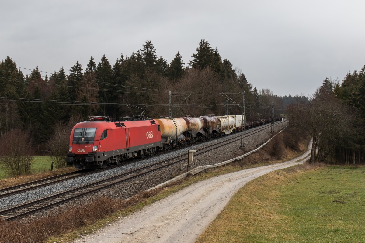 1116 267-6 mit einem gemischten G�terzug am 13. Februar 2016 aus Salzburg kommend bei Sossau.