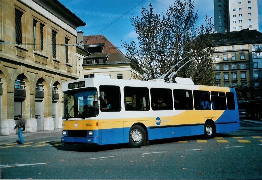 (112'021) - TC La Chaux-de-Fonds - Nr. 111 - NAW/Hess Trolleybus am 10. November 2008 beim Bahnhof La Chaux-de-Fonds