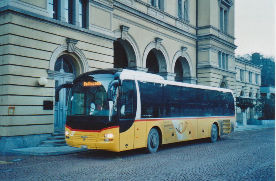 (112'336) - Mutti, San Bernardino - GR 35'375 - MAN am 8. Dezember 2008 beim Bahnhof Bellinzona