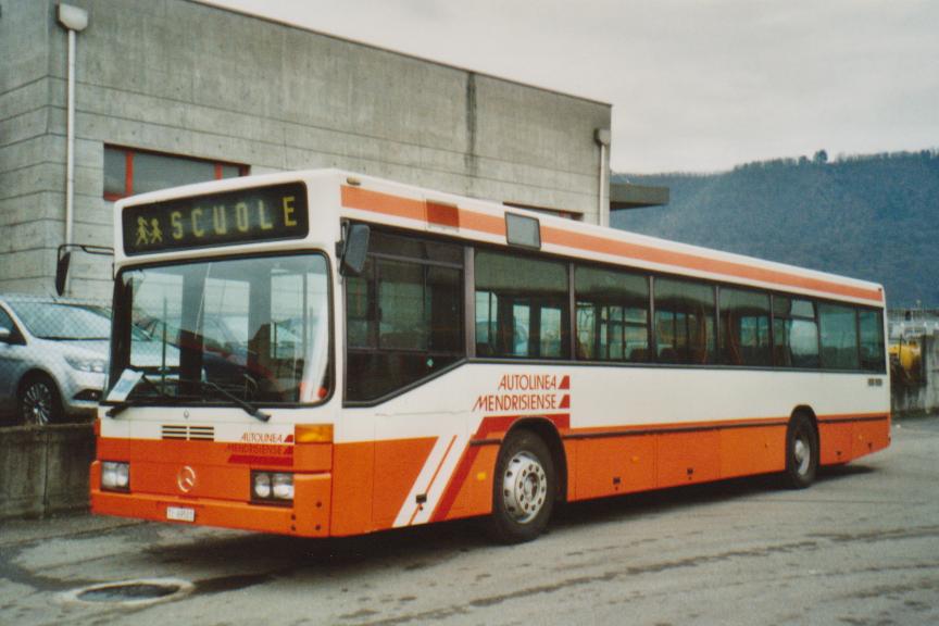 (112'523) - AMSA Chiasso - Nr. 10/TI 69'501 - Mercedes am 9. Dezember 2008 in Balerna, Garage