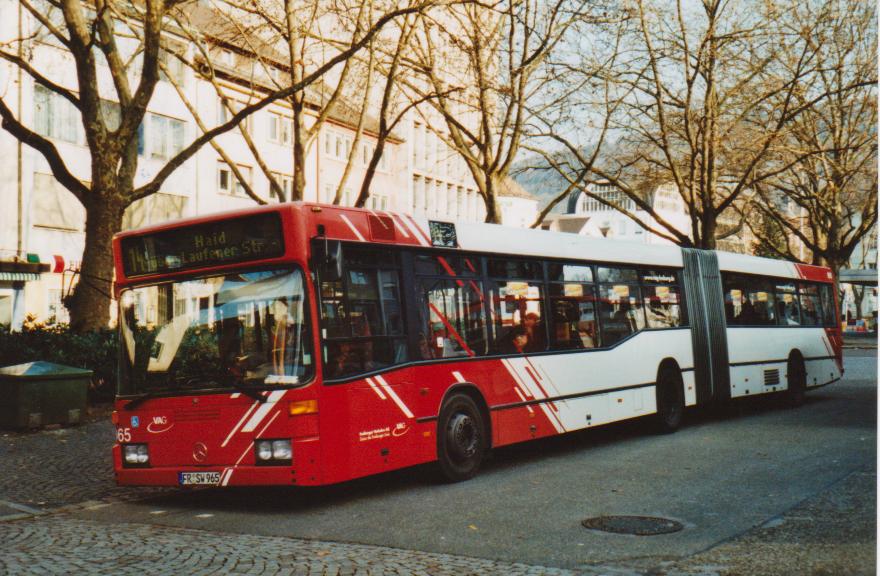 (113'534) - VAG Freiburg - Nr. 965/FR-SW 965 - Mercedes am 3. Januar 2009 in Freiburg, Siegesdenkmal