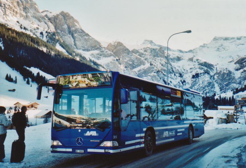 (113'610) - AFA Adelboden - Nr. 35/BE 19'692 - Mercedes (ex Nr. 1) am 4. Januar 2009 in Adelboden, Kreuzgasse