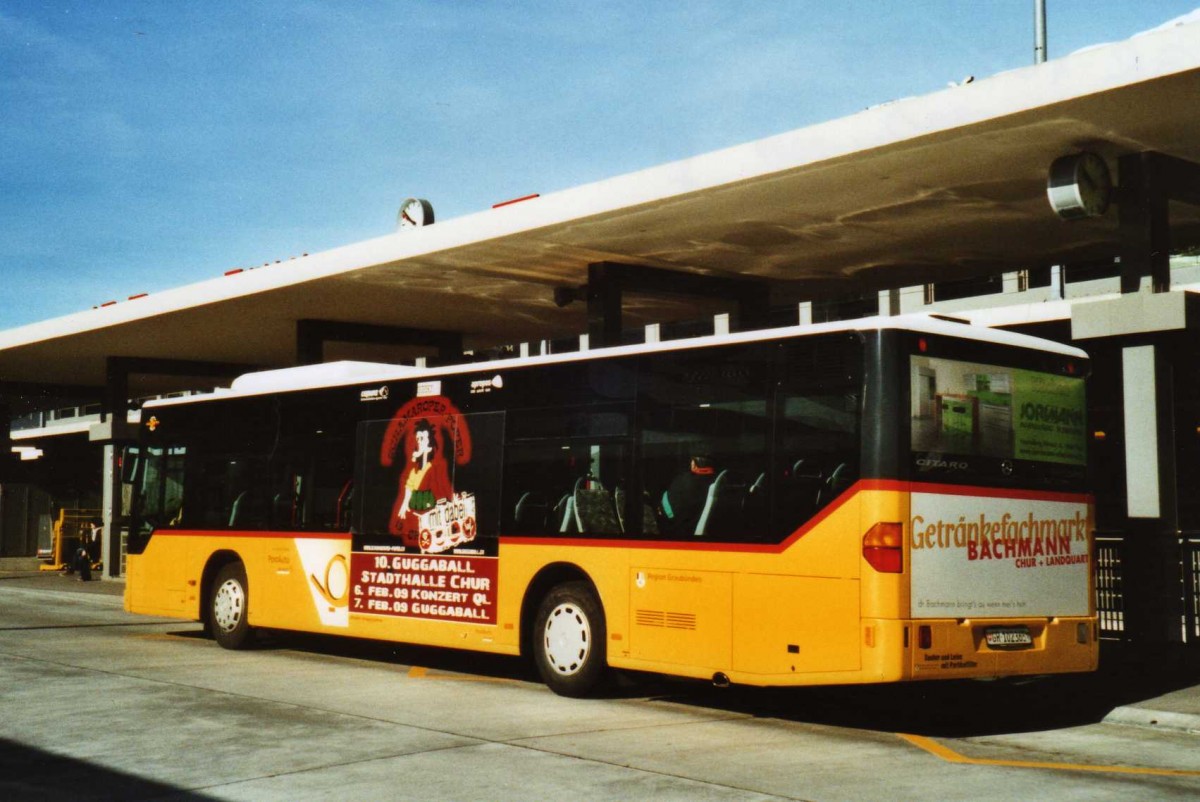 (115'033) - PostAuto Graubnden - GR 102'365 - Mercedes am 14. Mrz 2009 beim Bahnhof Chur