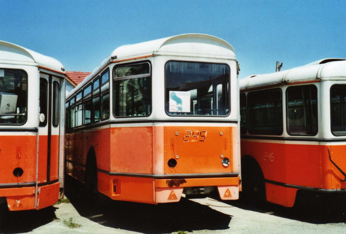 (116'920) - Tursib, Sibiu - Nr. 245  - Moser/Eggli-Mischler Personenanhnger (ex TL Lausanne Nr. 942) am 27. Mai 2009 in Sibiu, Depot