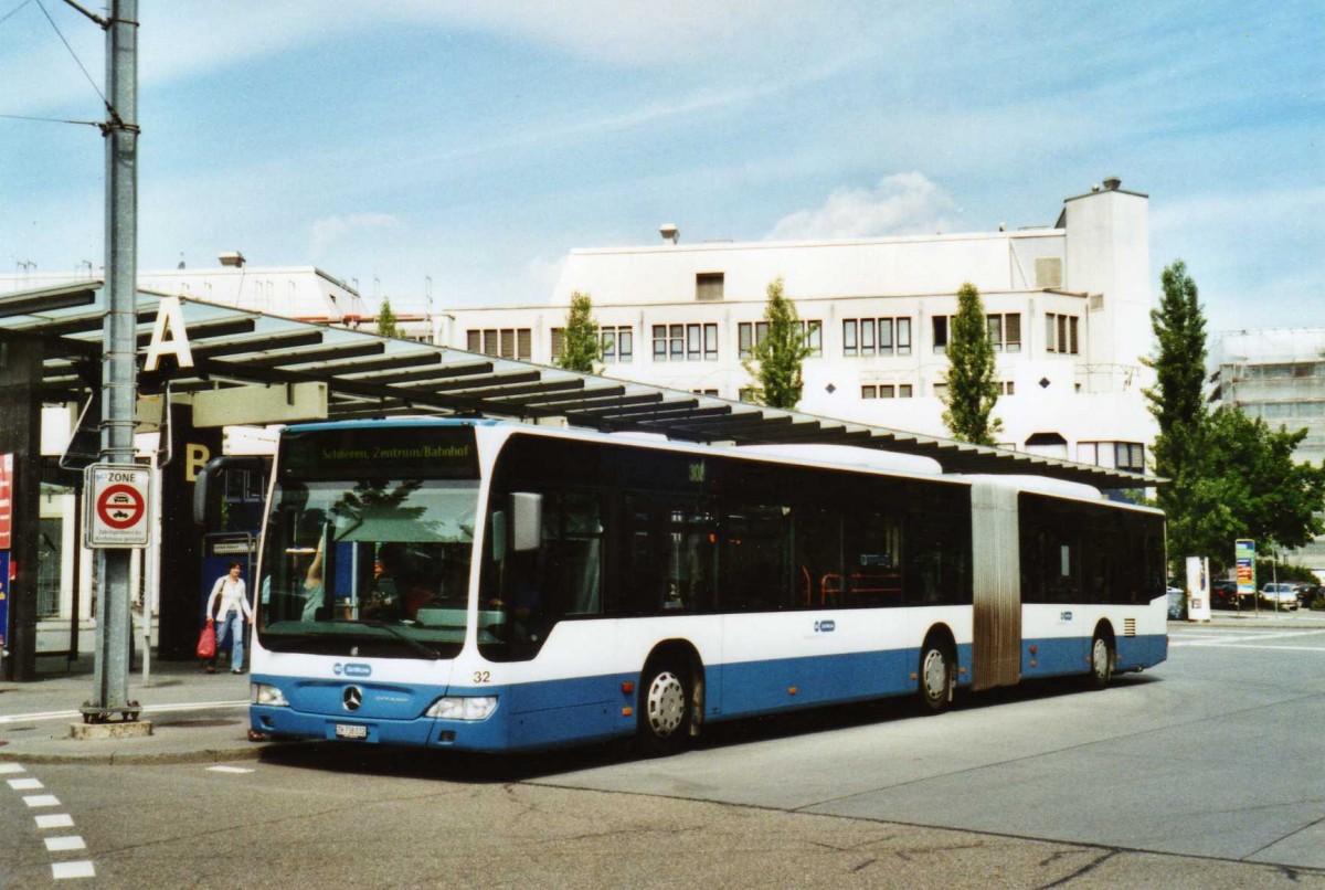 (117'413) - Limmat Bus, Dietikon - Nr. 32/ZH 738'032 - Mercedes am 8. Juni 2009 beim Bahnhof Dietikon