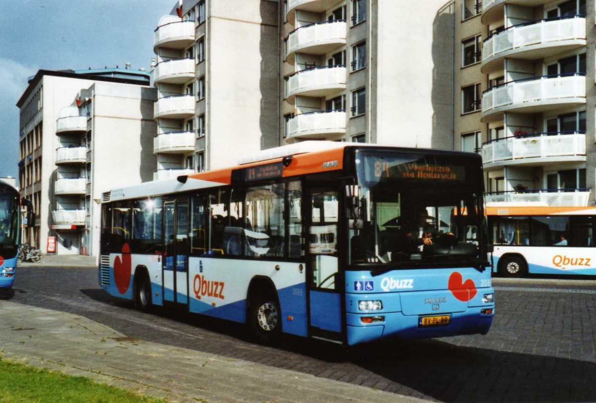 (118'505) - Qbuzz, Groningen - Nr. 2033/BV-PL-89 - MAN am 7. Juli 2009 in Drachten, Van Knobelsdorffplein